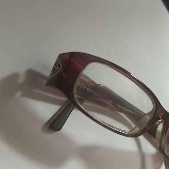 Preloved Vogue Glasses for parts for reuse ! Lens included - Picture 3 of 4